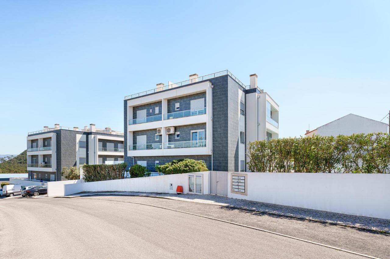 Alohouse Nazare Apartment Bagian luar foto