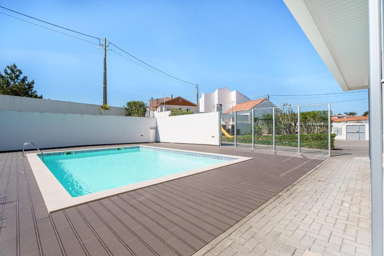 Alohouse Nazare Apartment Bagian luar foto