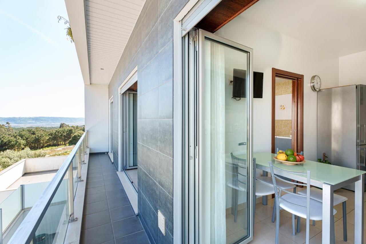 Alohouse Nazare Apartment Bagian luar foto